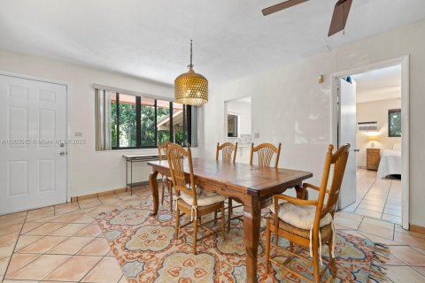 Villa ou maison à vendre à Cutler Bay, Floride: 4 chambres, 176.14 m2 № 1728163 - photo 7