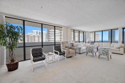 Condo in Hallandale Beach, Florida, 3 bedrooms  № 2192664 - photo 7