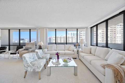Condo in Hallandale Beach, Florida, 3 bedrooms  № 2192664 - photo 4