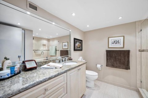 Condo in Hallandale Beach, Florida, 3 bedrooms  № 2192664 - photo 24