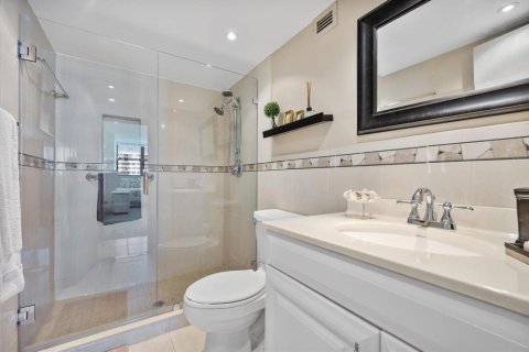 Condo in Hallandale Beach, Florida, 3 bedrooms  № 2192664 - photo 18