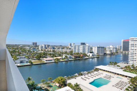 Condo in Hallandale Beach, Florida, 3 bedrooms № 2192664