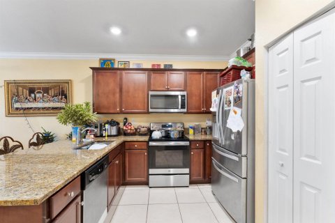 Купить таунхаус в Маргит, Флорида 7 комнат, 152.55м2, № 2078146 - фото 11