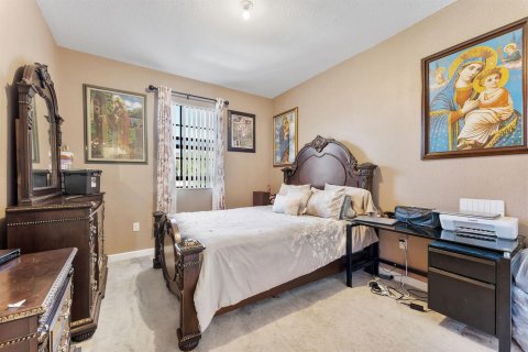 Купить таунхаус в Маргит, Флорида 7 комнат, 152.55м2, № 2078146 - фото 18