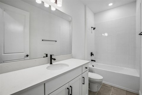 House in Parrish, Florida 4 bedrooms, 348.01 sq.m. № 2134425 - photo 20