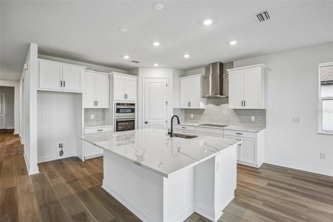 House in Parrish, Florida 4 bedrooms, 348.01 sq.m. № 2134425 - photo 4