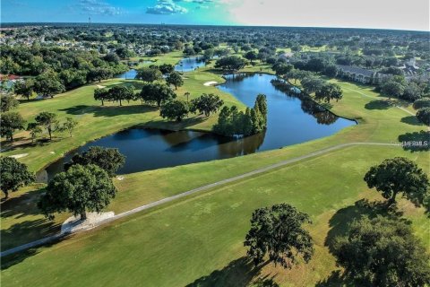 Condo in Sun City Center, Florida, 2 bedrooms  № 2400049 - photo 20