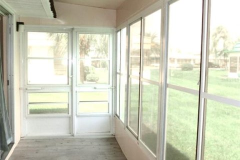 Condo in Sun City Center, Florida, 2 bedrooms  № 2400049 - photo 18