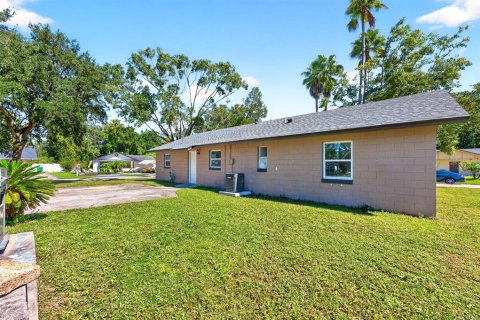 House in Winter Garden, Florida 3 bedrooms, 125.6 sq.m. № 2419574 - photo 22