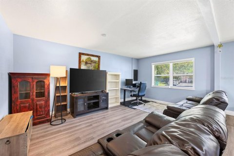 House in Winter Garden, Florida 3 bedrooms, 125.6 sq.m. № 2419574 - photo 12