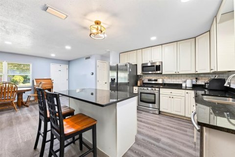 House in Winter Garden, Florida 3 bedrooms, 125.6 sq.m. № 2419574 - photo 8