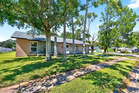 House in Winter Garden, Florida 3 bedrooms, 125.6 sq.m. № 2419574 - photo 29