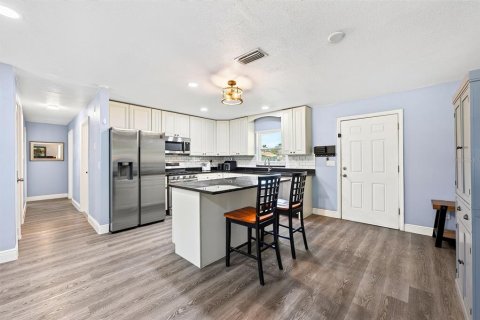 House in Winter Garden, Florida 3 bedrooms, 125.6 sq.m. № 2419574 - photo 7