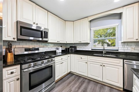 House in Winter Garden, Florida 3 bedrooms, 125.6 sq.m. № 2419574 - photo 4