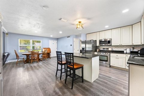 House in Winter Garden, Florida 3 bedrooms, 125.6 sq.m. № 2419574 - photo 3