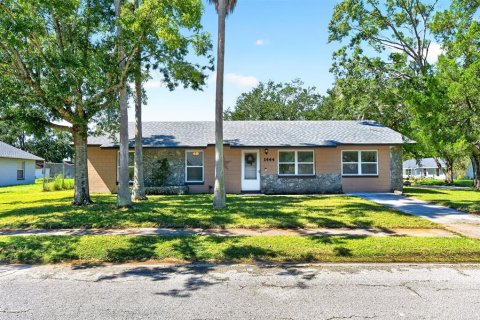 House in Winter Garden, Florida 3 bedrooms, 125.6 sq.m. № 2419574