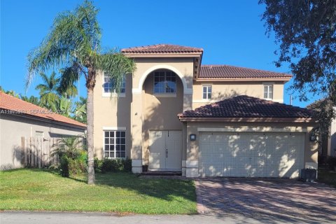 House in Miami, Florida 4 bedrooms, 199.93 sq.m. № 2042784