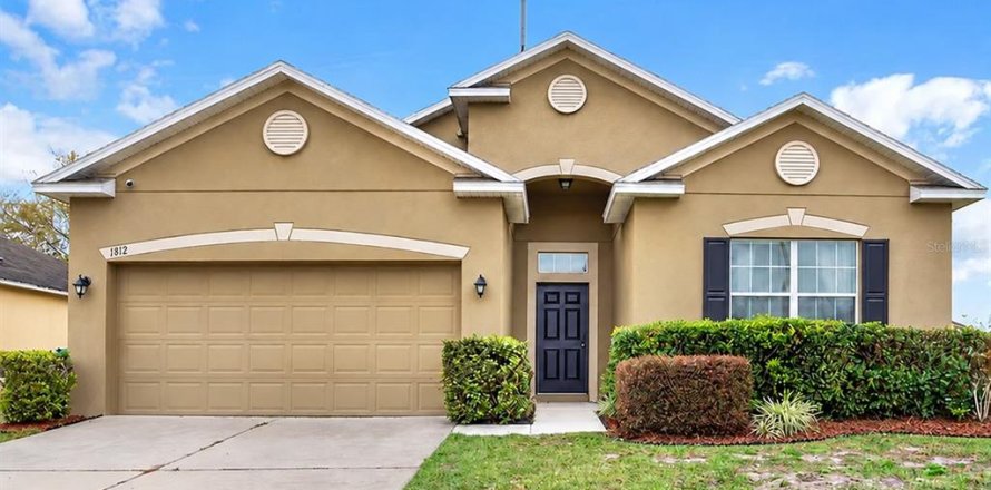 Villa ou maison à Eagle Lake, Floride 4 chambres, 170.38 m2 № 2410444