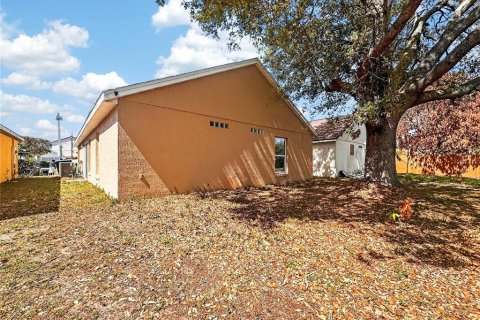 House in Orlando, Florida 3 bedrooms, 110.93 sq.m. № 2114538 - photo 25