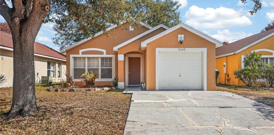 House in Orlando, Florida 3 bedrooms, 110.93 sq.m. № 2114538