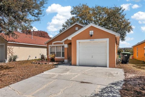House in Orlando, Florida 3 bedrooms, 110.93 sq.m. № 2114538 - photo 2