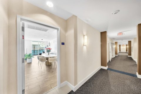 Copropriété à vendre à Hallandale Beach, Floride: 2 chambres, 123.56 m2 № 2146164 - photo 4