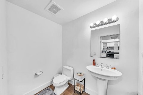 Copropriété à vendre à Hallandale Beach, Floride: 2 chambres, 123.56 m2 № 2146164 - photo 8