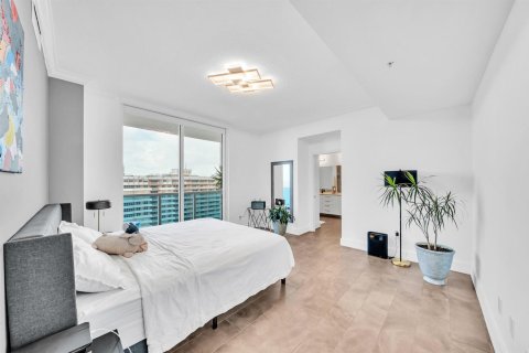 Copropriété à vendre à Hallandale Beach, Floride: 2 chambres, 123.56 m2 № 2146164 - photo 18