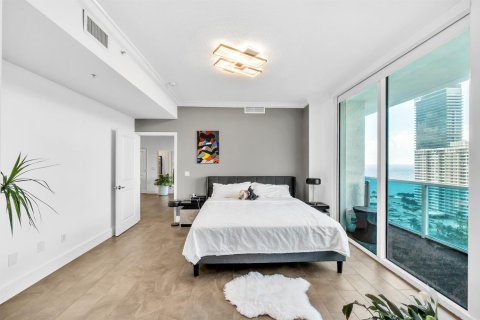 Copropriété à vendre à Hallandale Beach, Floride: 2 chambres, 123.56 m2 № 2146164 - photo 17