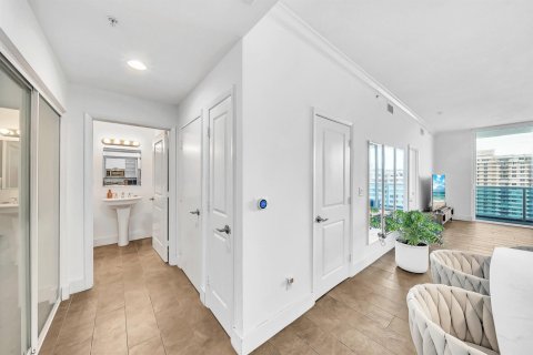 Copropriété à vendre à Hallandale Beach, Floride: 2 chambres, 123.56 m2 № 2146164 - photo 5