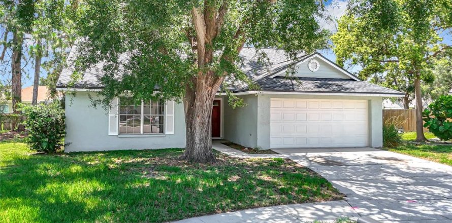 Casa en Brandon, Florida 3 dormitorios, 120.68 m2 № 1783113