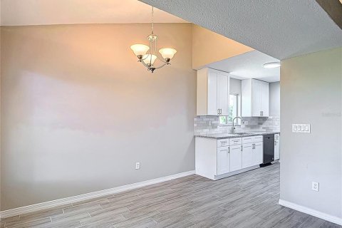 Casa en venta en Brandon, Florida, 3 dormitorios, 120.68 m2 № 1783113 - foto 17