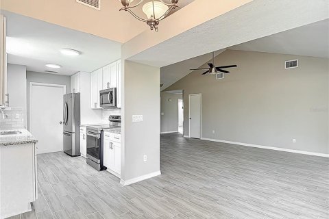 Casa en venta en Brandon, Florida, 3 dormitorios, 120.68 m2 № 1783113 - foto 19