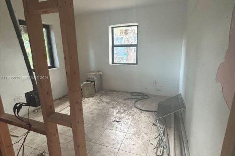 Casa en venta en Miami Gardens, Florida, 2 dormitorios, 83.24 m2 № 1996716 - foto 14