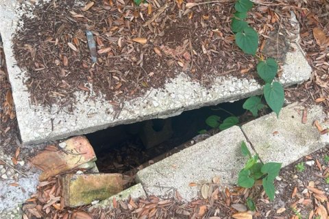 Casa en venta en Miami Gardens, Florida, 2 dormitorios, 83.24 m2 № 1996716 - foto 28