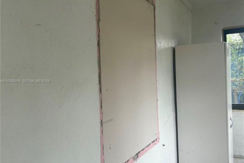 Casa en venta en Miami Gardens, Florida, 2 dormitorios, 83.24 m2 № 1996716 - foto 6