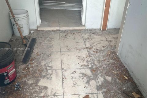 Casa en venta en Miami Gardens, Florida, 2 dormitorios, 83.24 m2 № 1996716 - foto 15