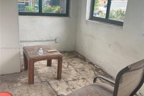 Casa en venta en Miami Gardens, Florida, 2 dormitorios, 83.24 m2 № 1996716 - foto 3