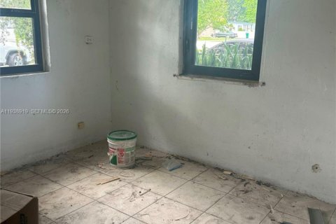 Casa en venta en Miami Gardens, Florida, 2 dormitorios, 83.24 m2 № 1996716 - foto 7