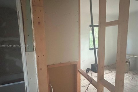 Casa en venta en Miami Gardens, Florida, 2 dormitorios, 83.24 m2 № 1996716 - foto 17