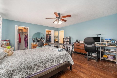 House in Tampa, Florida 4 bedrooms, 317.54 sq.m. № 1816758 - photo 19