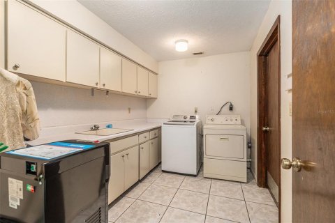 House in Tampa, Florida 4 bedrooms, 317.54 sq.m. № 1816758 - photo 28