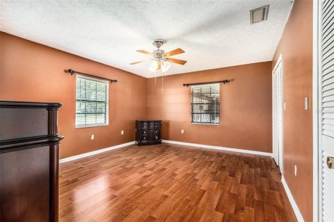 House in Tampa, Florida 4 bedrooms, 317.54 sq.m. № 1816758 - photo 14
