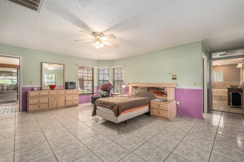 House in Tampa, Florida 4 bedrooms, 317.54 sq.m. № 1816758 - photo 24