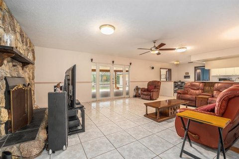 House in Tampa, Florida 4 bedrooms, 317.54 sq.m. № 1816758 - photo 12