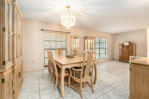 House in Tampa, Florida 4 bedrooms, 317.54 sq.m. № 1816758 - photo 8