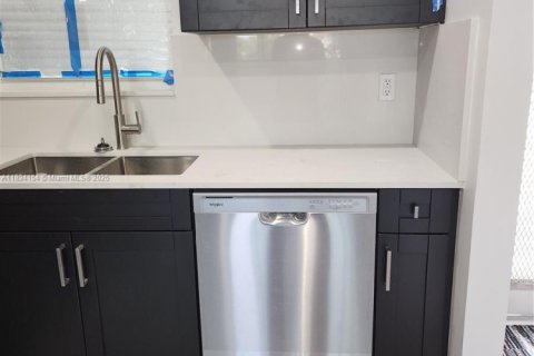 Condominio en venta en Sunrise, Florida, 1 dormitorio, 59.46 m2 № 1935050 - foto 7