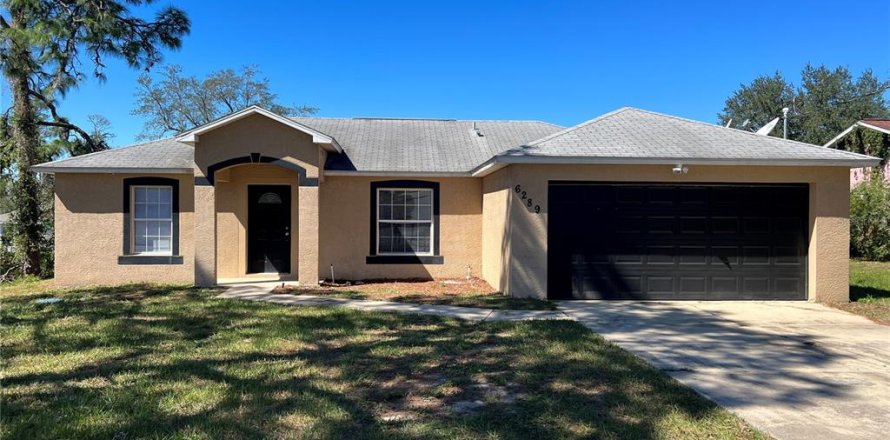 Villa ou maison à Spring Hill, Floride 3 chambres, 112.6 m2 № 2096683