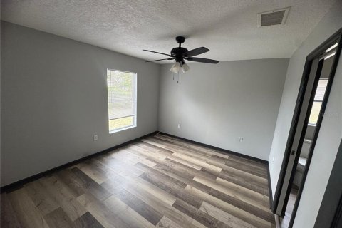 Villa ou maison à louer à Spring Hill, Floride: 3 chambres, 112.6 m2 № 2096683 - photo 5