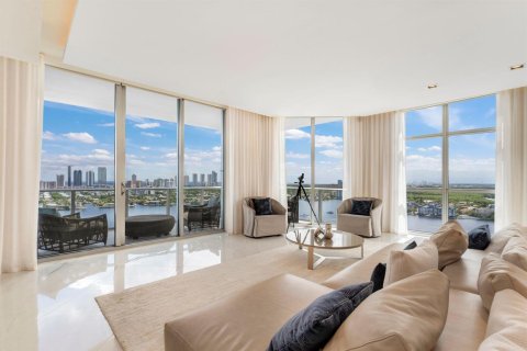 Condo in North Miami Beach, Florida, 3 bedrooms  № 2083256 - photo 4